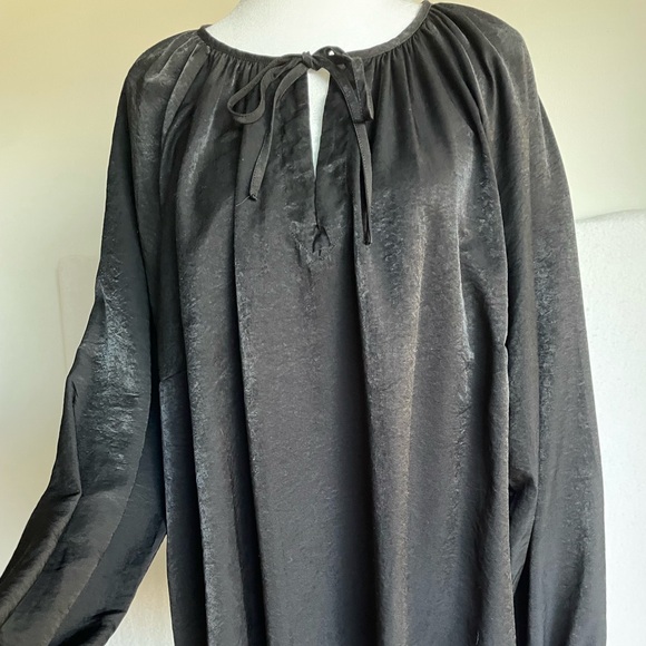 Ava & Viv Tops - Ava & Viv Black Tunic Blouse with Keyhole and Tie Front, Size 2X